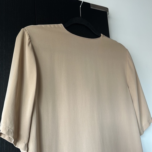Theory 100% silk top - beige Small - Picture 7 of 9